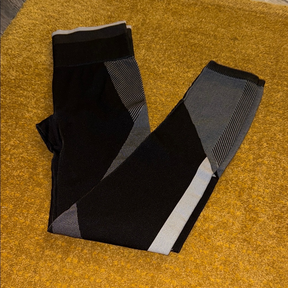PINK Victoria's Secret Black and Gray Leggings